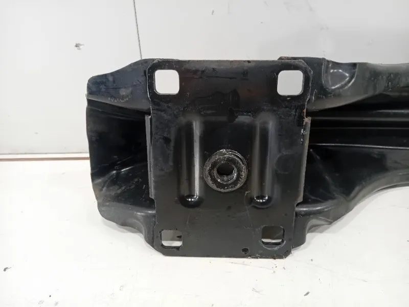 Traversa Paraurti POST T2H1134 Jaguar XE 2015
