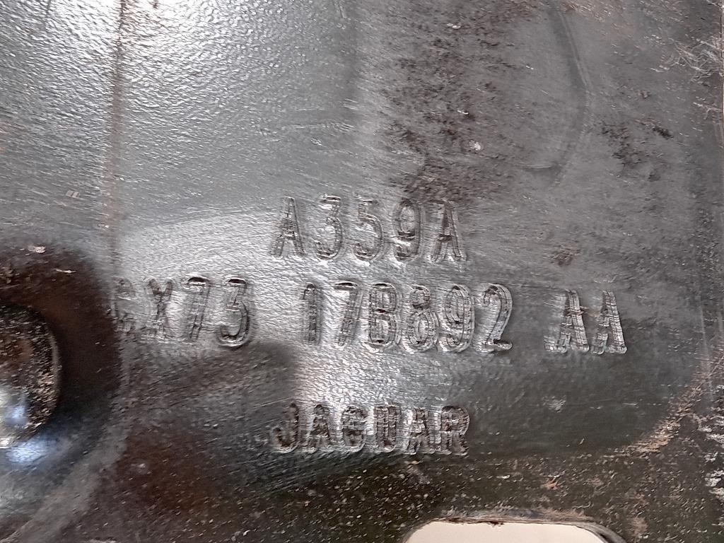 Traversa Paraurti POST CX7317B892 Jaguar XE 2015