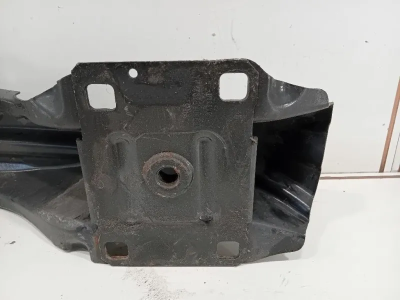 Traversa Paraurti POST CX7317B892 Jaguar XE 2015