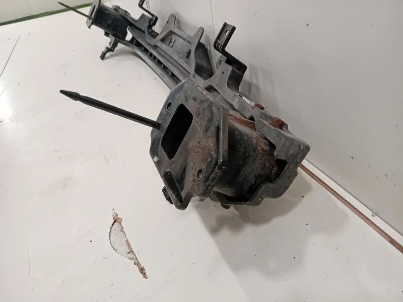 Traversa Paraurti POST 86631-H8410 Kia Stonic 2017