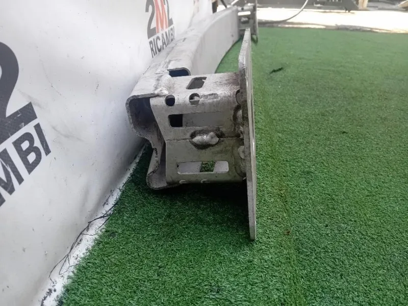 Traversa Paraurti POST LR066891 Land Rover Range Rover Evoque I 2011