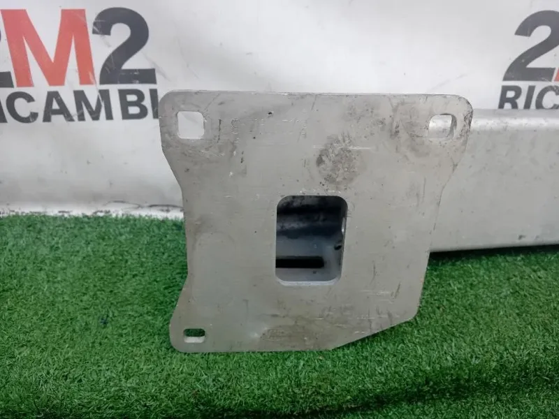 Traversa Paraurti POST LR066891 Land Rover Range Rover Evoque I 2011