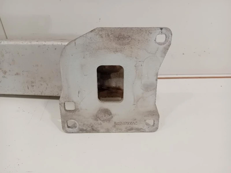 Traversa Paraurti POST EJ32-17906-AC Land Rover Range Rover Evoque I 2011