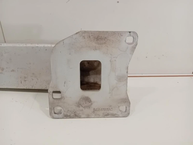 Traversa Paraurti POST EJ32-17906-AC Land Rover Range Rover Evoque I 2011