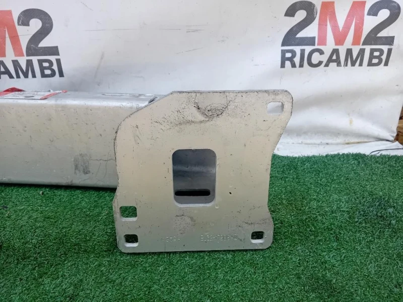 Traversa Paraurti POST LR066891 Land Rover Range Rover Evoque I 2015