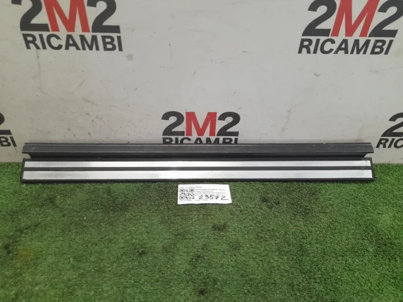 Pannello Rivestimento Sottoporta ANT DX A12468007359051 Mercedes Classe E W124 1985