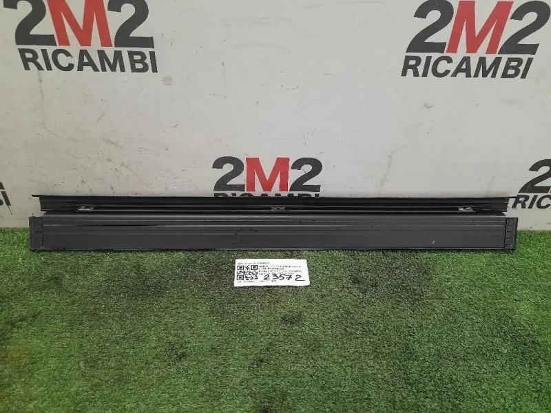 Pannello Rivestimento Sottoporta ANT DX A12468007359051 Mercedes Classe E W124 1985