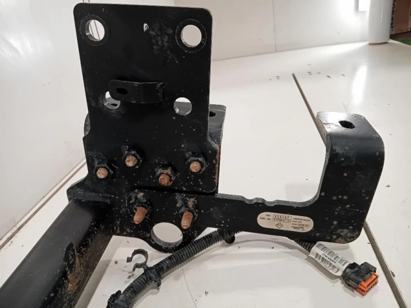 Traversa Paraurti POST 511601643R Opel Movano B 2010