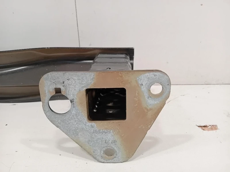 Traversa Paraurti POST 1696070R00 Peugeot 2008 II 2020