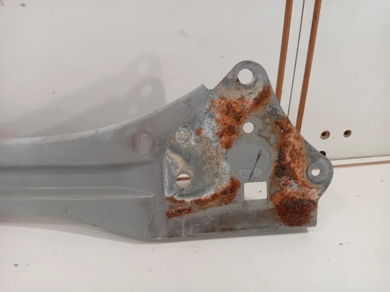 Traversa Paraurti POST TRAVERSA PARAURTI POST Toyota Yaris IV 2014