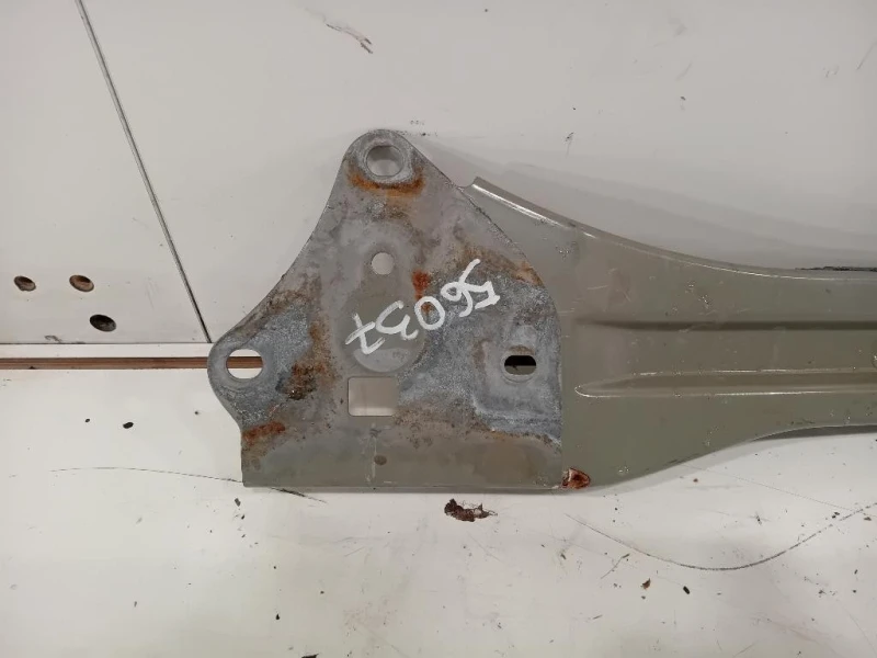 Traversa Paraurti POST TRAVERSA PARAURTI POST Toyota Yaris IV 2014