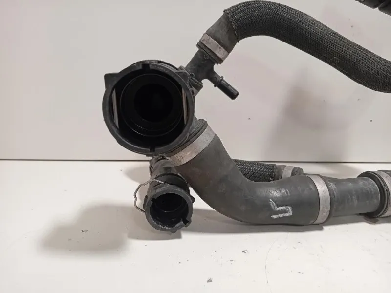 TUBO Acqua Radiatore Acquatermostato GJ328260AA Jaguar E-pace 2017