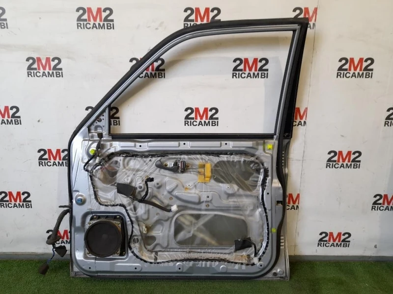 Porta ANT DX MR981938 Mitsubishi Pajero Sport 1998