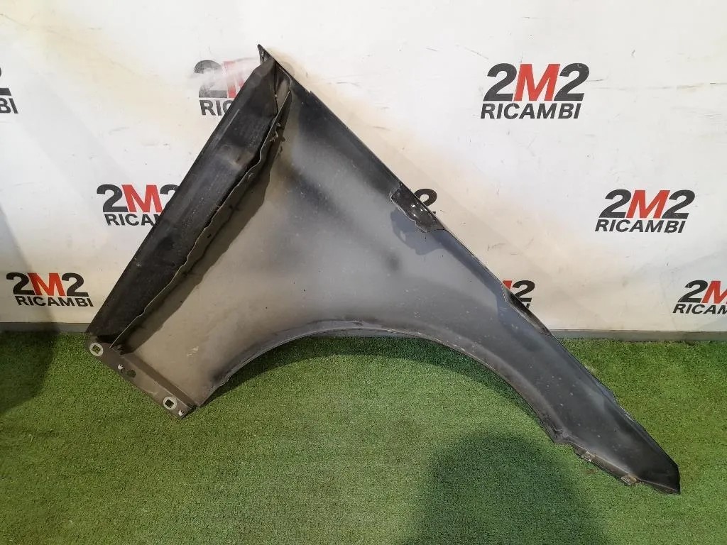 Parafango ANT SX A2048801318 Mercedes Classe C W204 2007