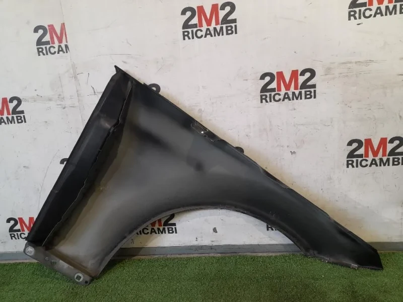 Parafango ANT SX A2048801318 Mercedes Classe C W204 2011