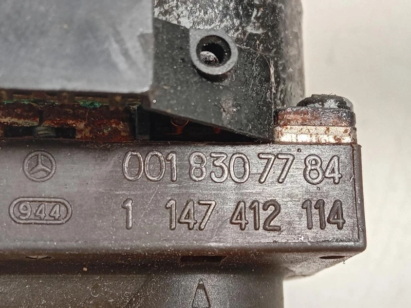 Valvola DI Scarico 0018307784 1147412114 Mercedes Classe SLK R170 1997