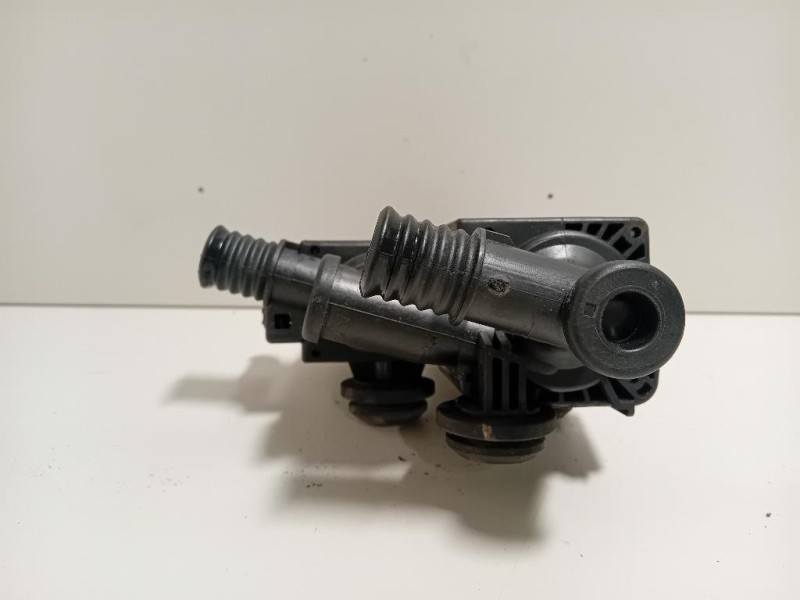 Valvola Termostatica 64 11-8 369 807 Bmw X3 E83 2004