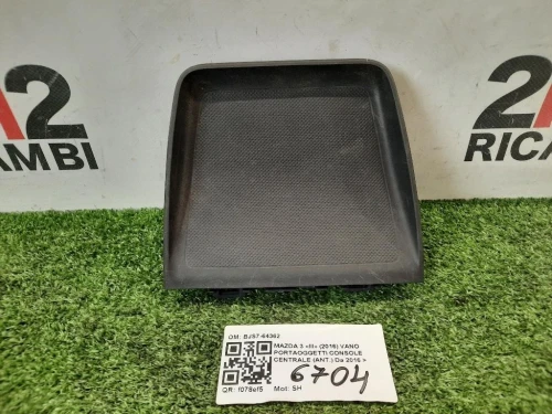 VANO Portaoggetti Console Centrale ANT BJS7-64362 Mazda 3 III 2016