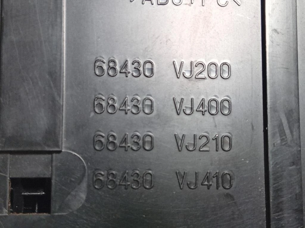 VANO Portaoggetti Console Centrale ANT 68430-VJ200 Nissan Navara 2005