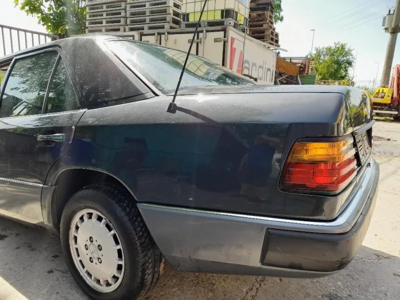 Parafango POST SX A1246304321 Mercedes Classe E W124 1985