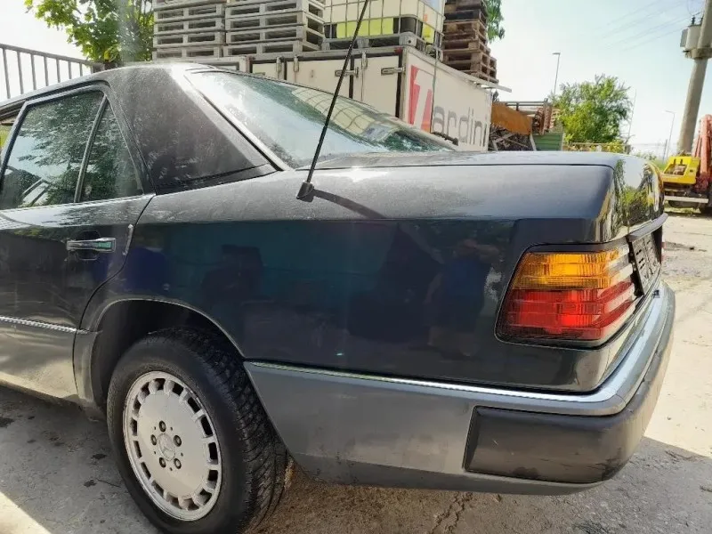 Parafango POST SX A1246304321 Mercedes Classe E W124 1985