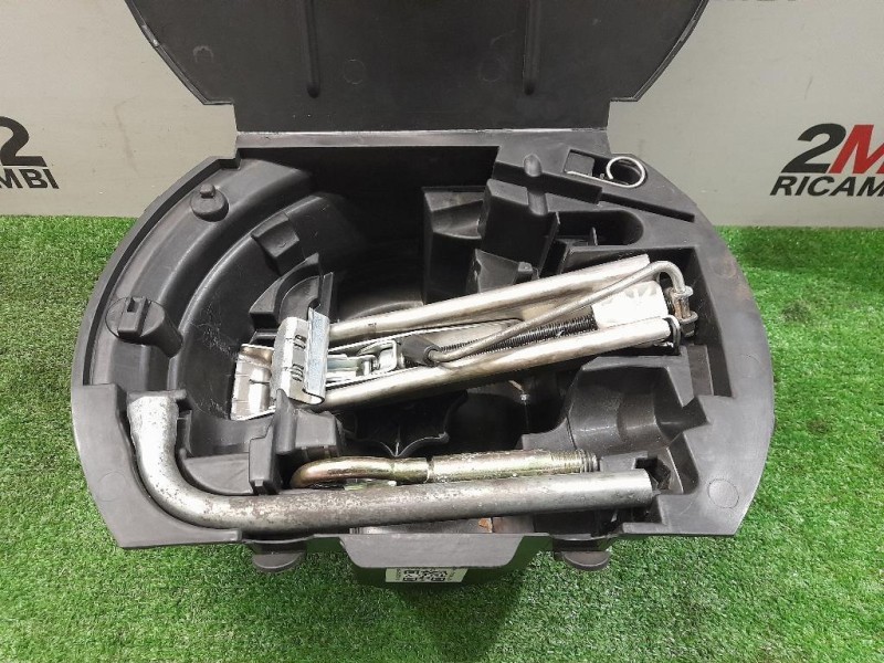 Vasca Contenitore VANO Bagagliaio 6Q0012115F Volkswagen POLO IV 2002