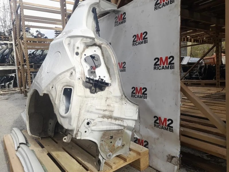 Parafango POST SX  Toyota Yaris IV 2012