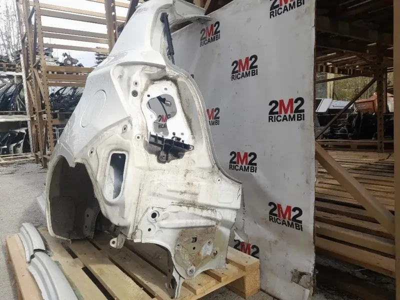 Parafango POST SX Toyota Yaris IV 2012