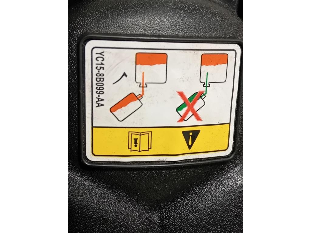 Vaschetta Acqua GX73 8A080 AC Jaguar XE 2015