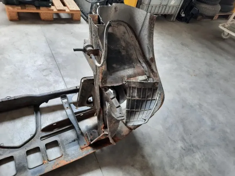 Paratia Cruscotto Lancia 2000