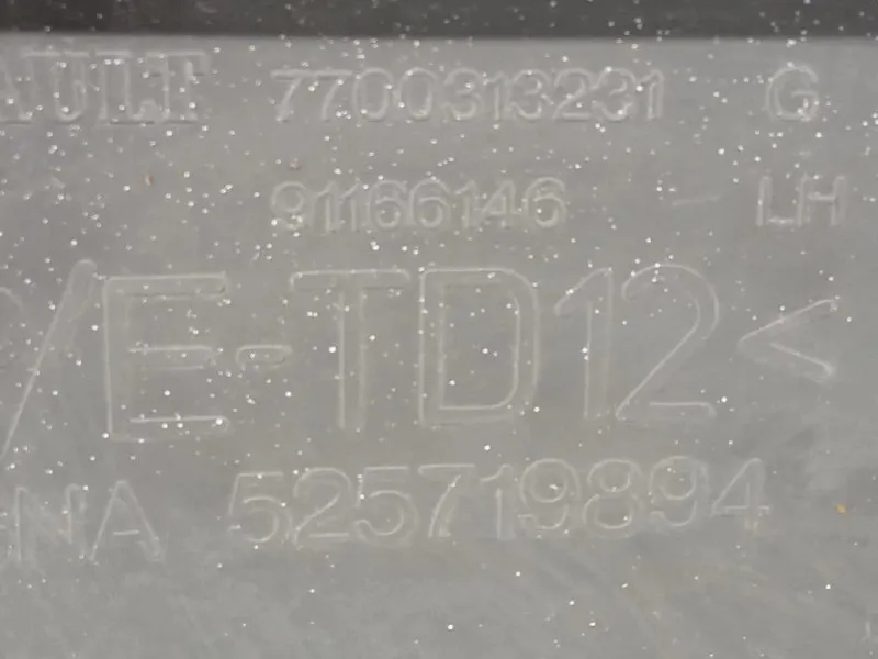 Paraurti Angolare POST SX 7700313231 Opel Vivaro A 2007