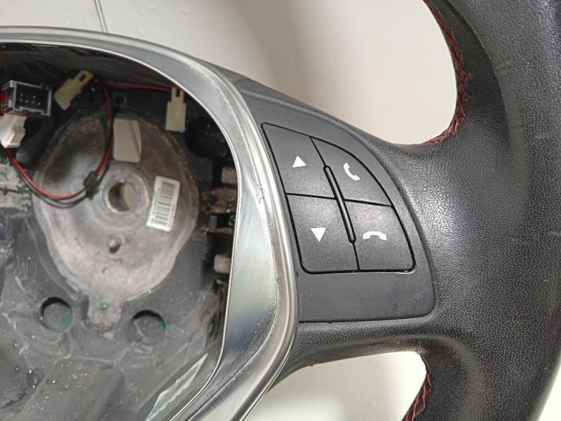 Volante Alfa Romeo Giulietta 2013