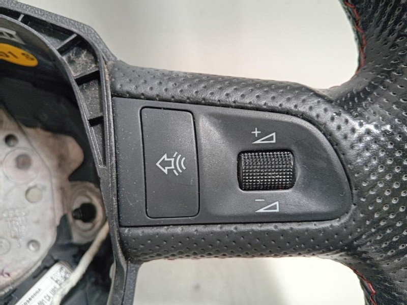 Volante 61711340B00 Audi A4 8K2 2012