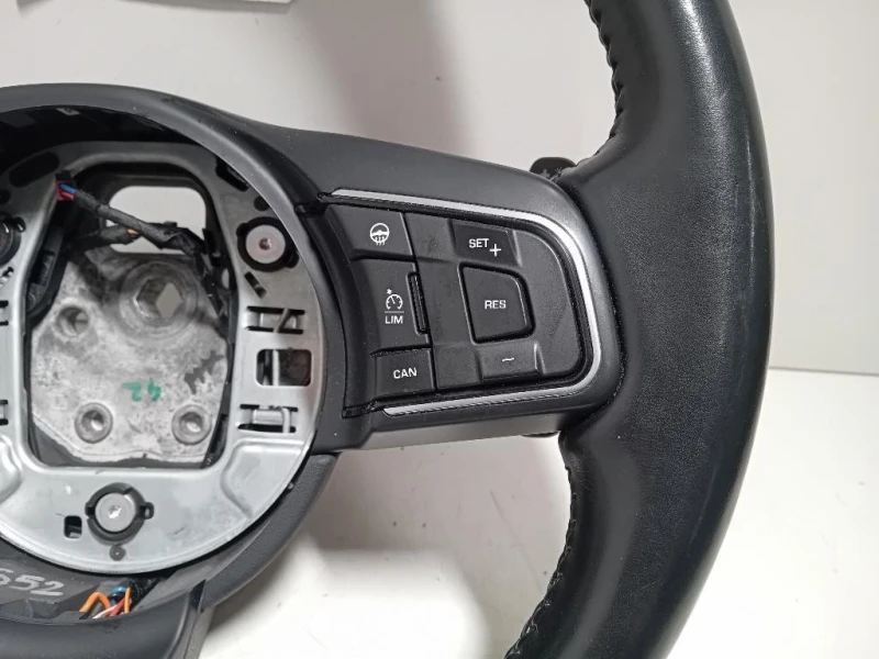 Volante GX73-3F563-RD8PVJ Jaguar XE 2015