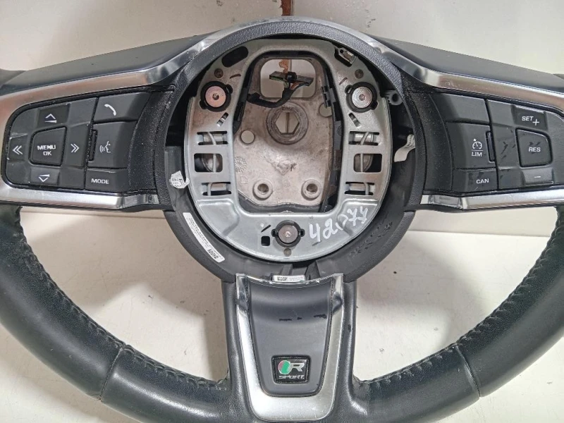 Volante GX7M-3F563-CC Jaguar XE 2015