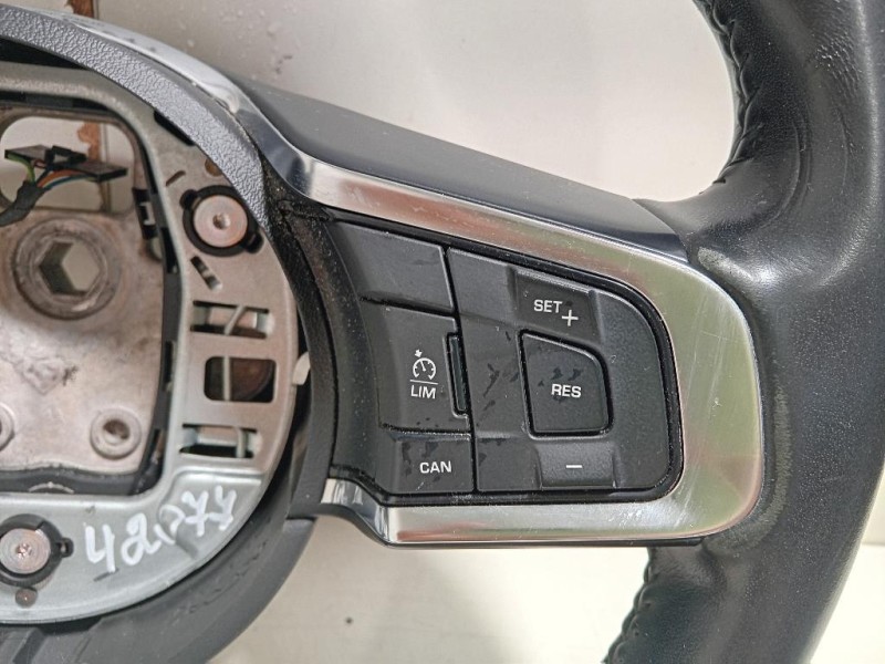 Volante GX7M-3F563-CC Jaguar XE 2015