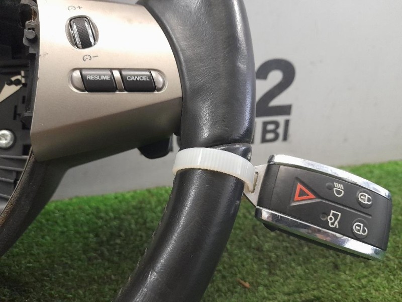 Volante 8X23ABLEG Jaguar XF I 2011