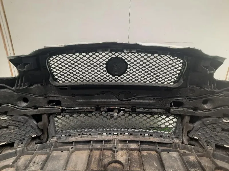 Paraurti ANT Jaguar XF I 2011