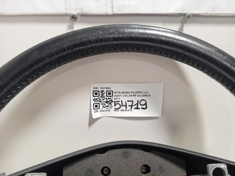 Volante 1037982 Mitsubishi Pajero IV 2007