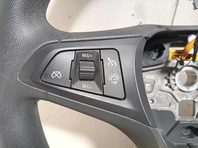 Volante 39005382 Opel Astra K 2016