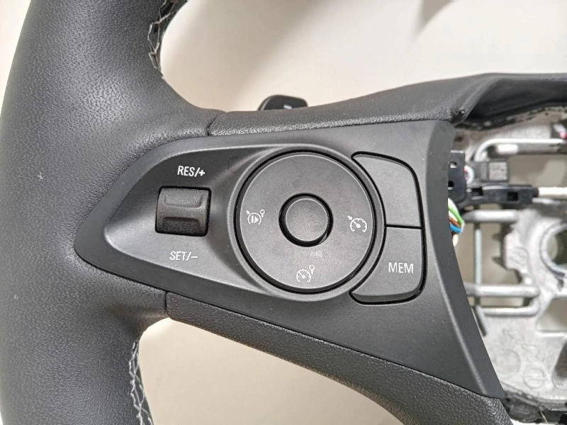 Volante 98524835ZD Opel Corsa F 2019