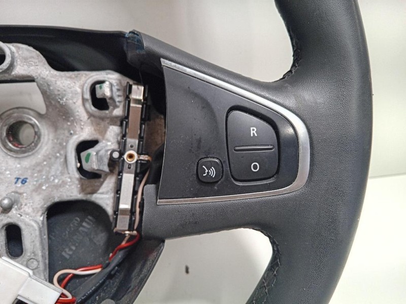 Volante 484005241R Renault CLIO IV 2016