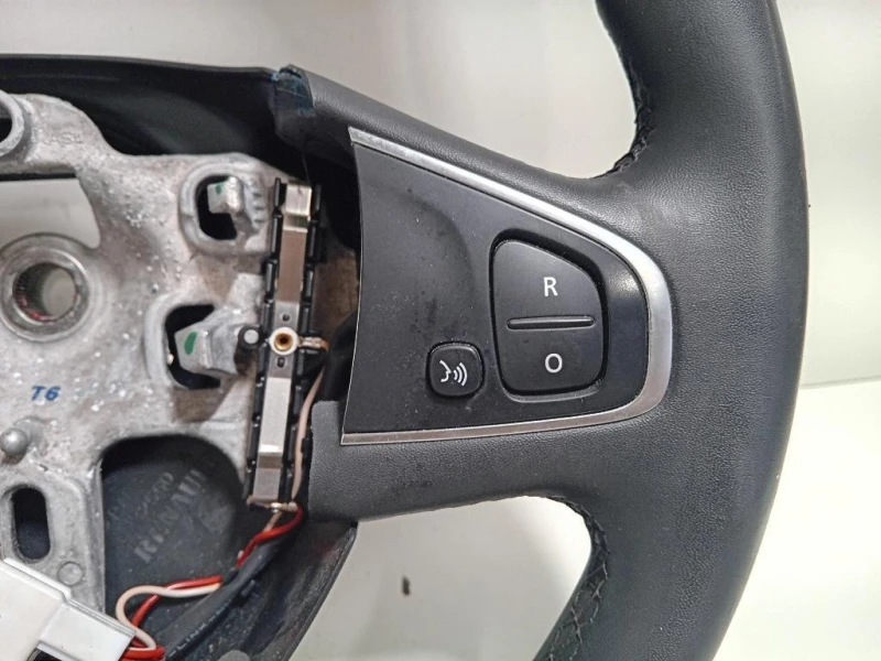 Volante 484005241R Renault CLIO IV 2016