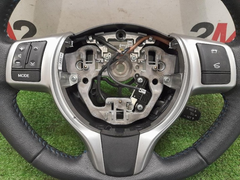 Volante 451000D490 Toyota Yaris IV 2014