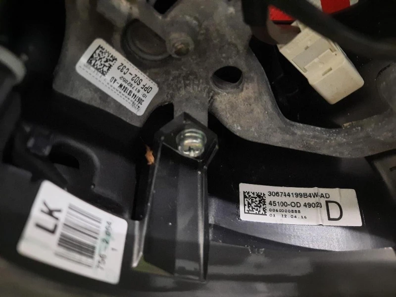 Volante 451000D49023 Toyota Yaris IV 2014