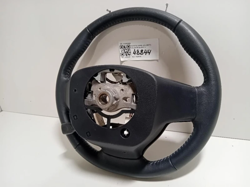 Volante 310093699 Toyota Yaris IV 2017