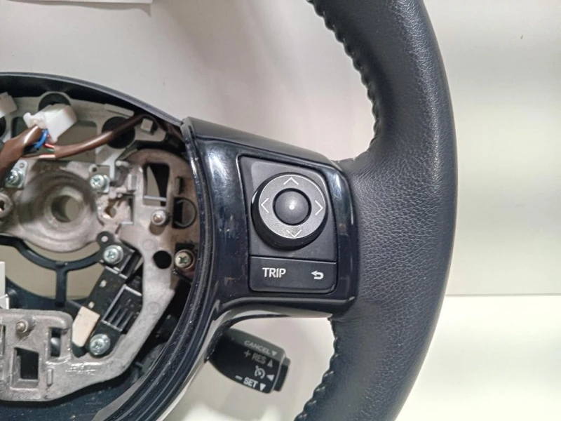 Volante 310093699 Toyota Yaris IV 2017