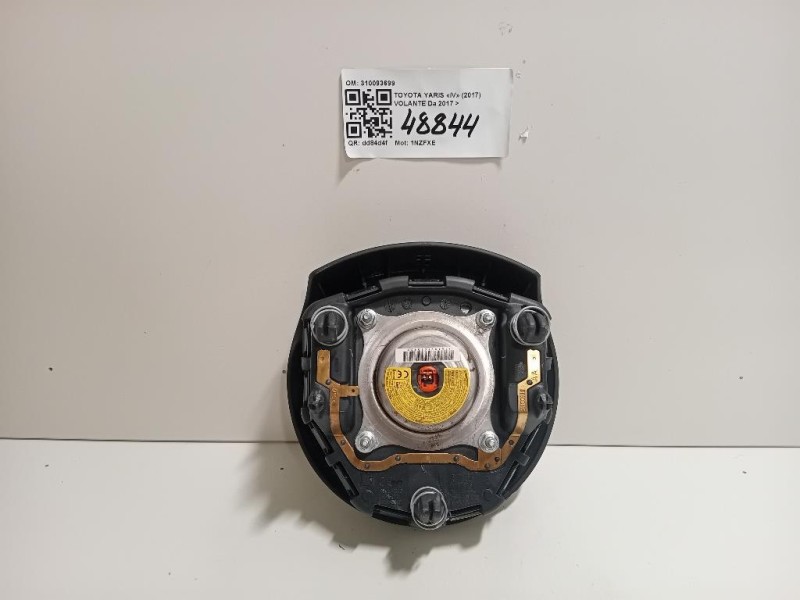 Volante 310093699 Toyota Yaris IV 2017