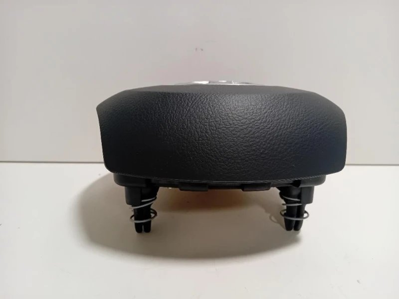 Volante 310093699 Toyota Yaris IV 2017