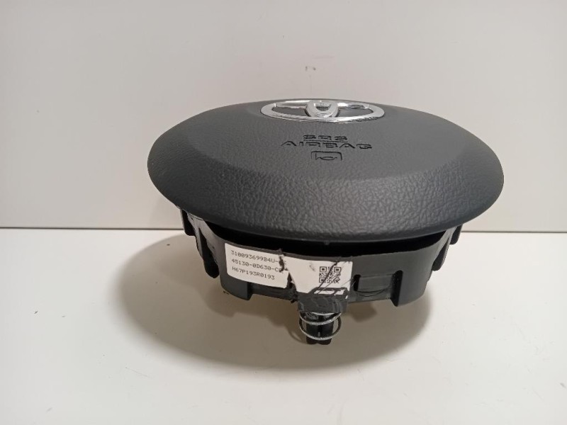 Volante 310093699 Toyota Yaris IV 2017